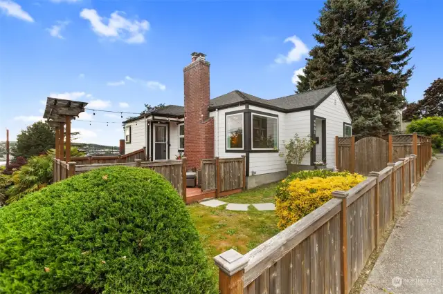 Fully Remodeled Fremont Craftsman, 4 bedrooms, 2.5 baths.