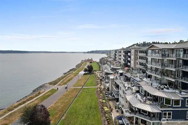 Pt. Ruston invites you to live, stay and play at water’s edge. Pt. Ruston offers upscale and casual dining, boutiques and specialty stores, a mile long Waterwalk hugging the Commencement Bay shoreline, a beautiful park and over 50 acres of public open space throughout, Point Ruston invites you to experience a new way of living.