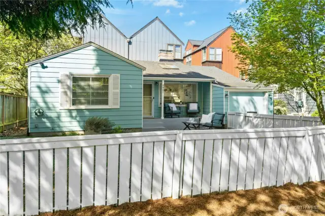 Adorable Curb Appeal!