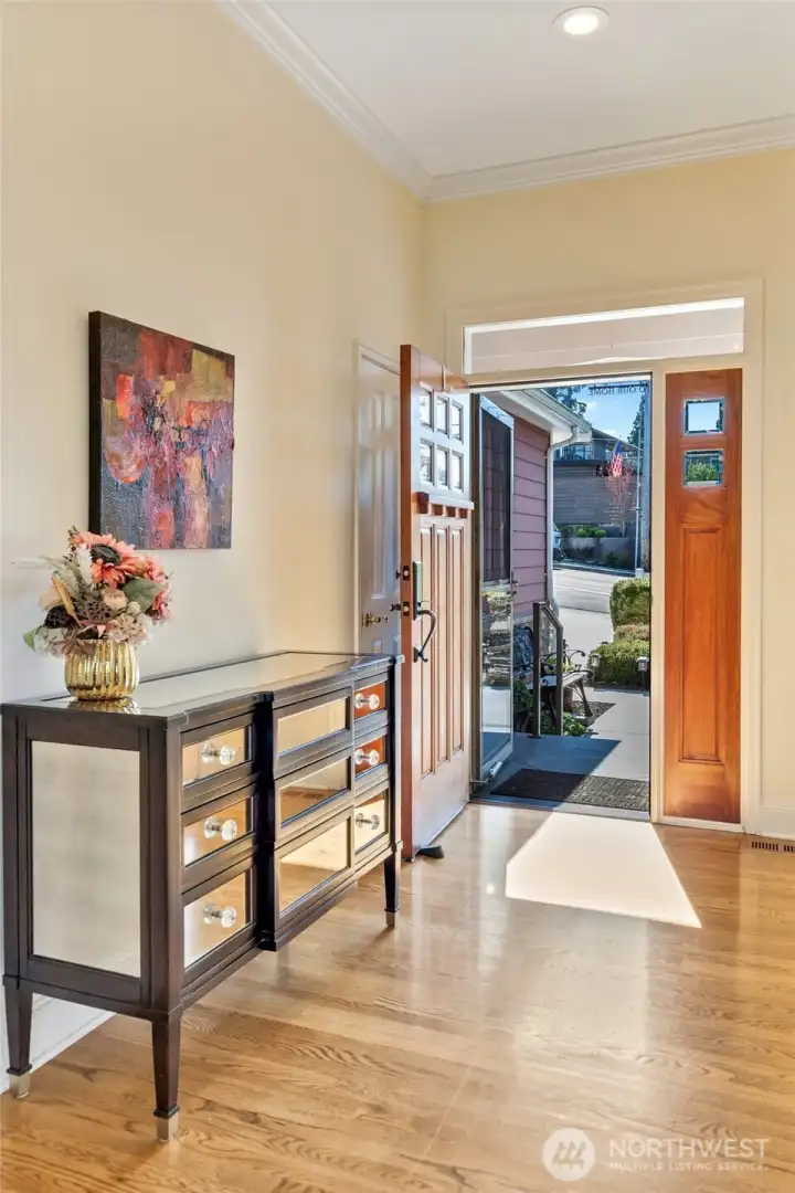 Another view of the lovely entryway