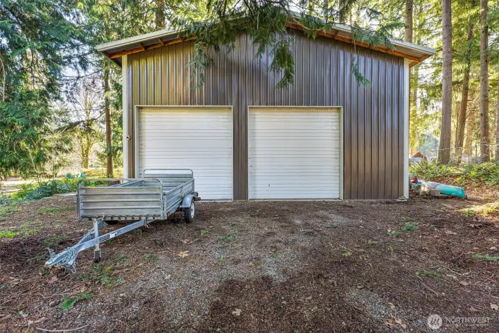 Shop with 2 10 ft bay doors