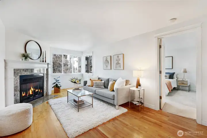 This west-facing, top floor unit basks in fantastic westerly light for a space that stays bright and airy year round.