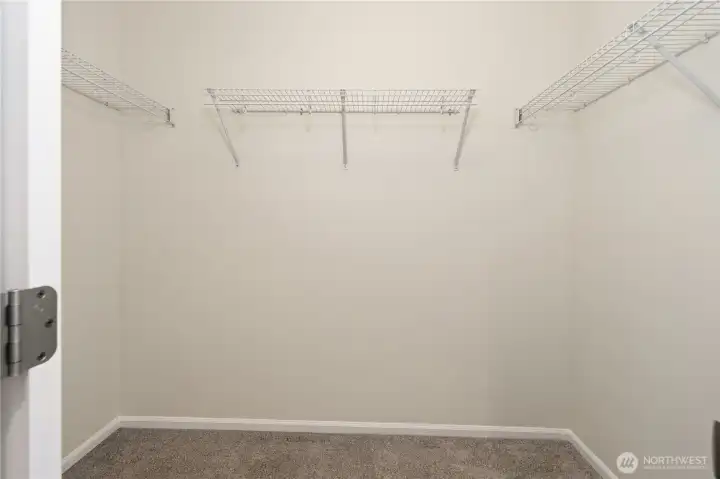 Nice size walk-in closet.
