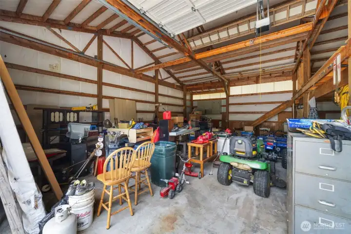 The shop is fully insulated and has tall ceilings too.