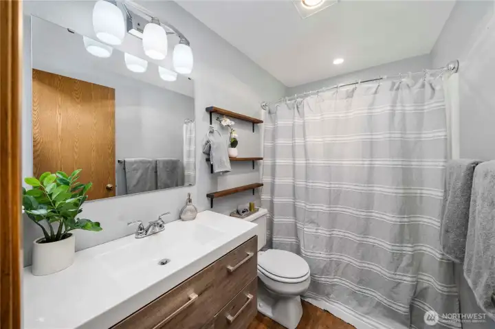 Full guest bathroom!