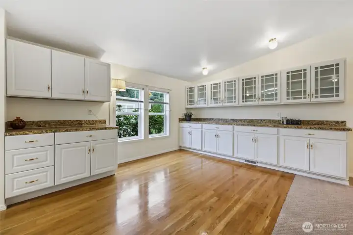Do you need a cute little coffe bar off your kitchen?