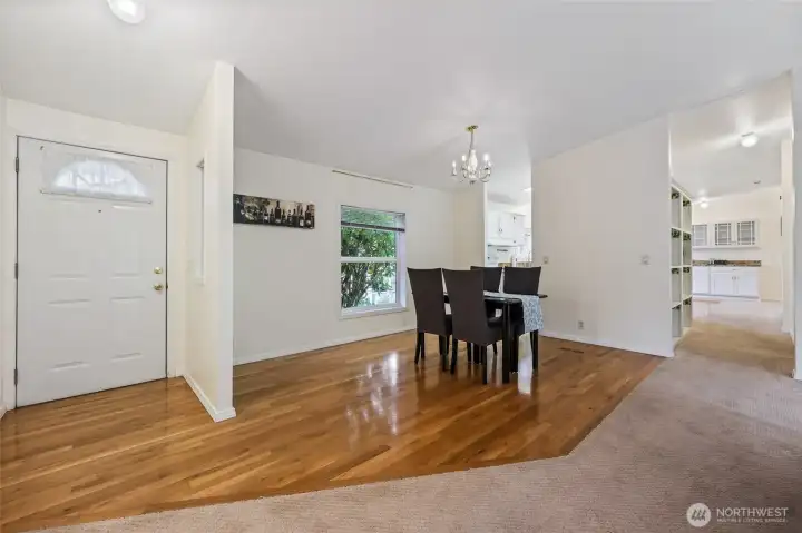 Large dining area for entertaining