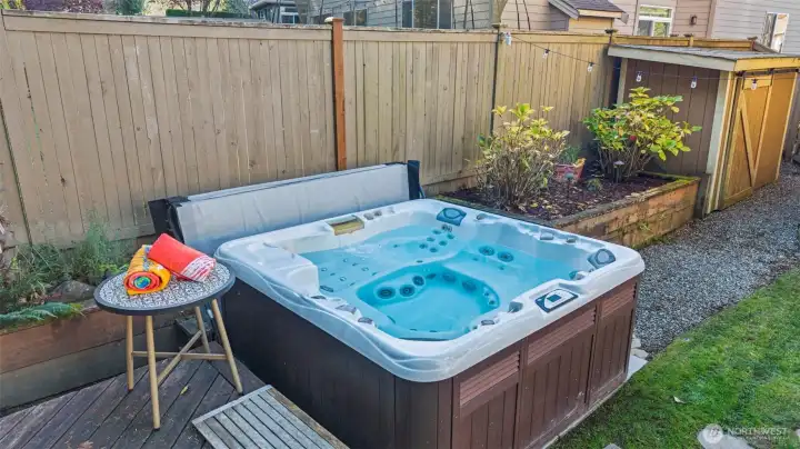 Hot Tub stays too!