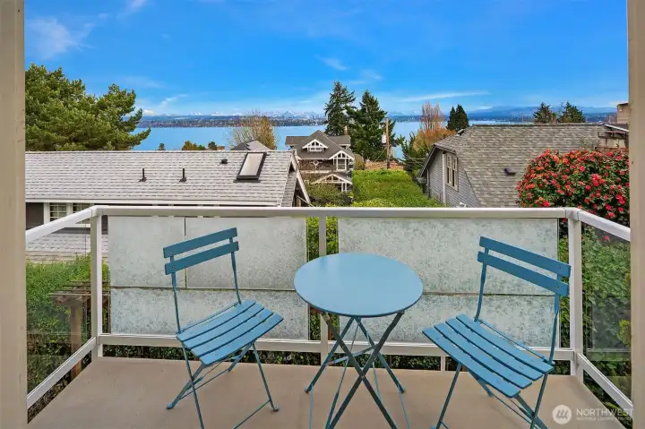 Family Room Balcony (2nd Floor)