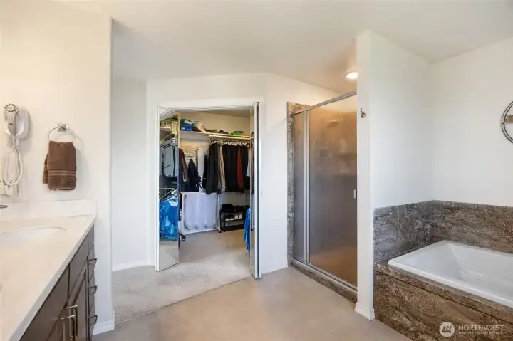 Large walk-in closet off the primary bath