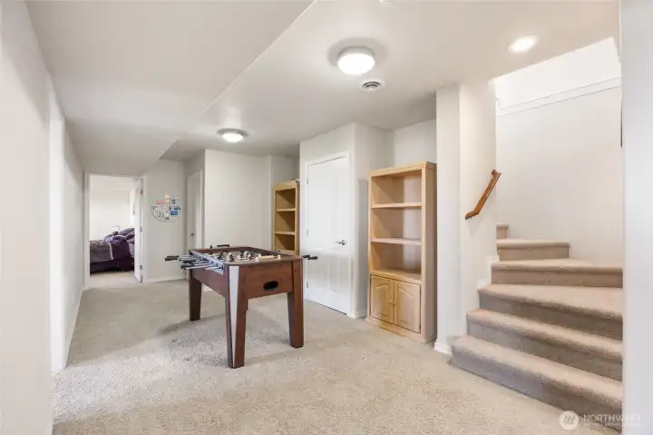 Stairwell to the basement with view into the 2 additional bedrooms