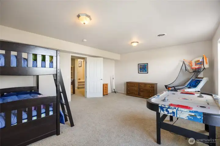 Bedroom 3 - additional view