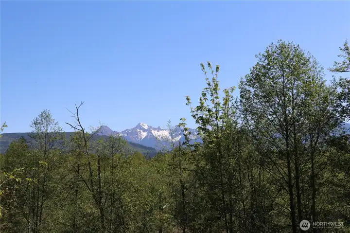 The Sisters range looms big in the distance
