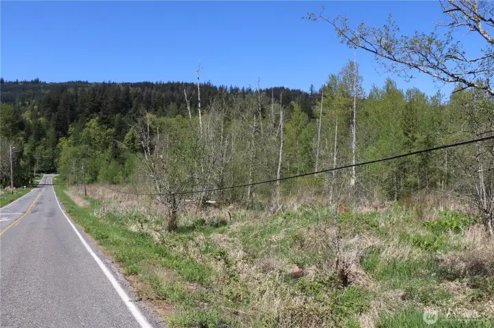 Looking west towards Stewart Mt...along Doran Rd.  The land is to the right of the picture, and this would be the South line