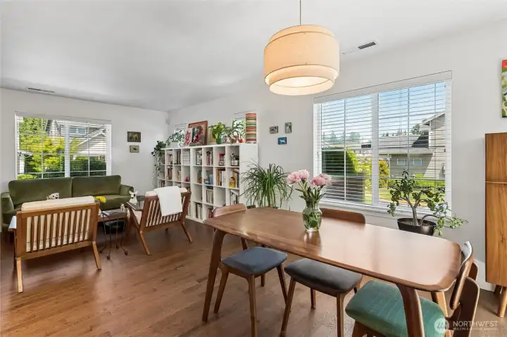 Ideal for entertaining with comfortable flow and easy connection to the kitchen.