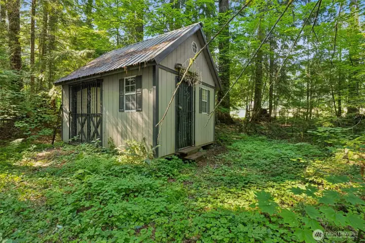 Storage cabin