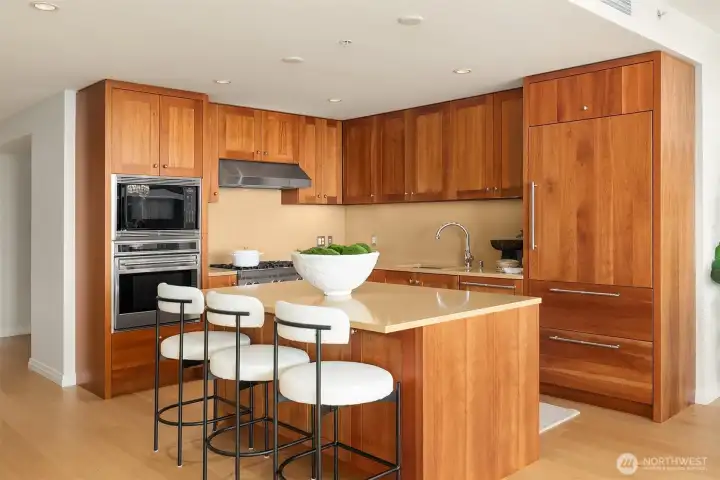 Fully refinished cabinets that look and feel like new. Fully refinished cabinets that look and feel like new.