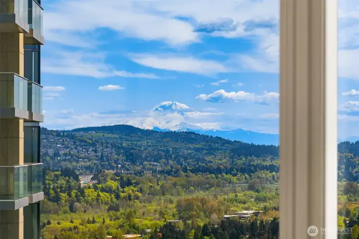 Enjoy majestic Rainier Mountain from your windows. Enjoy majestic Rainier Mountain from your windows.
