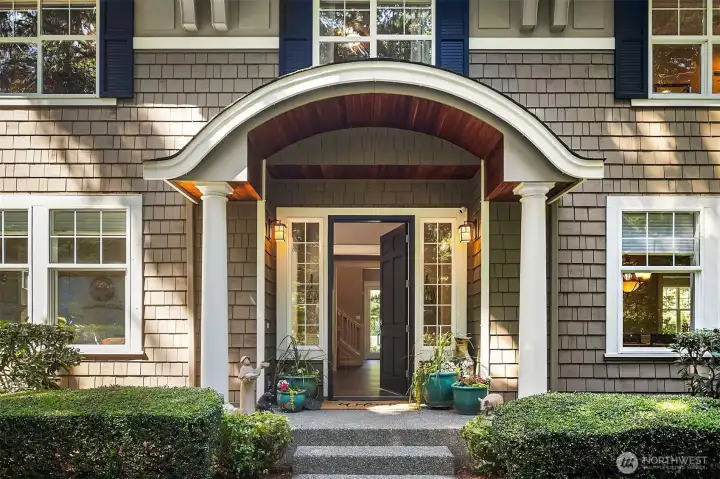Not your typical John Day entrance. But all of JDH quality as the builder. Welcome Home! Not your typical John Day entrance. But all of JDH quality as the builder. Welcome Home!