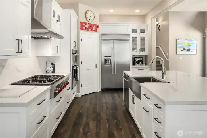 Coffee bar, high-end appliances .... Bring out your inner chef! Coffee bar, high-end appliances .... Bring out your inner chef!