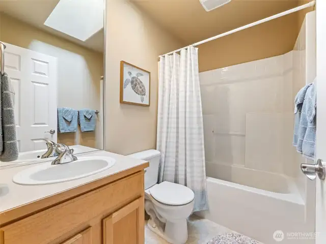 Upstairs full hall bathroom.