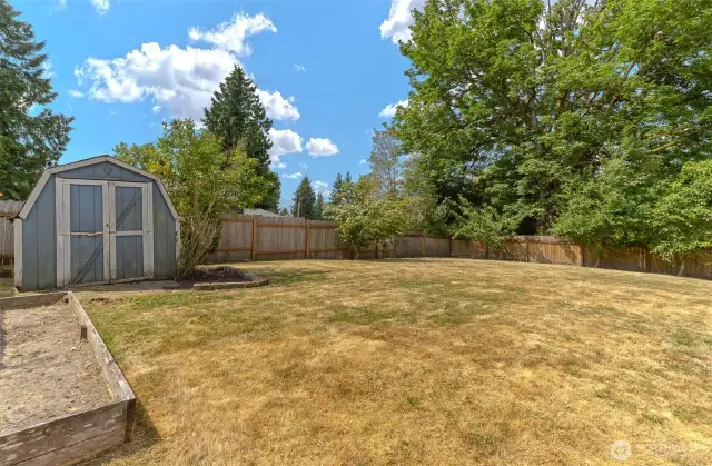 .19 Acre lot & fully fensed backyard offers plenty of room for play, gardening, and entertaining.