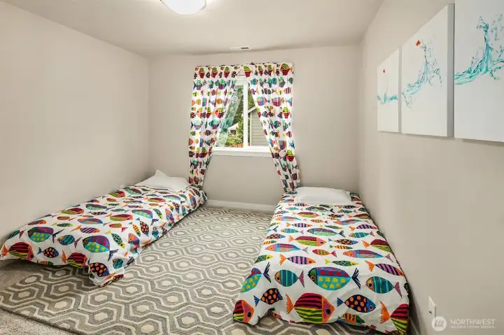 3rd upper floor bedroom.