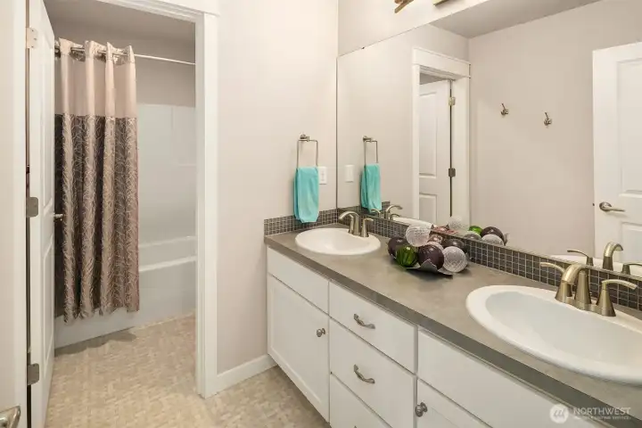 Full hallway bathroom.