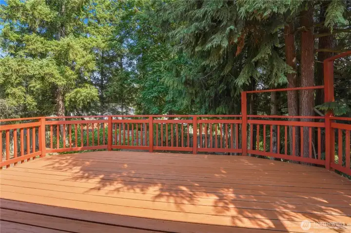 Large deck off master bedroom