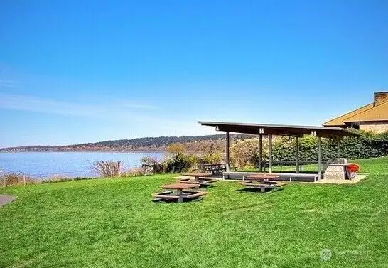 Blue Ridge community private beach park, cabana and private access to the beach!