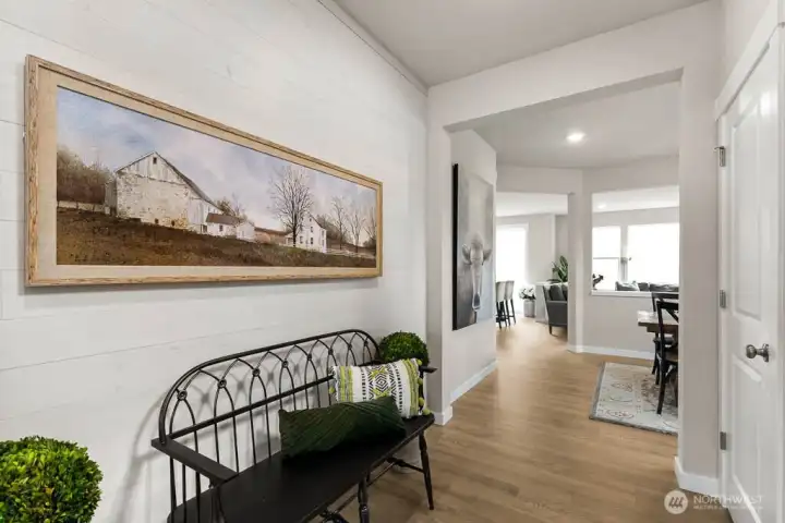 Photo's are for representational purposes only. Colors and finishes may differ.