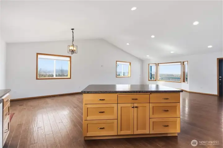 Generous Island with plenty of storage.