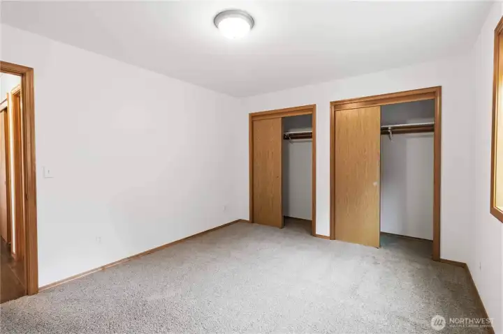 Additional bedroom, different angle.