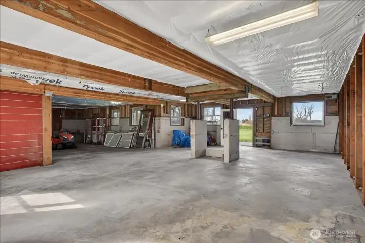 Spacious basement approx. 2000 sq ft unfinished. You can see this space has been elevated.