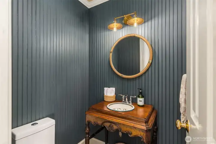Powder room on the main