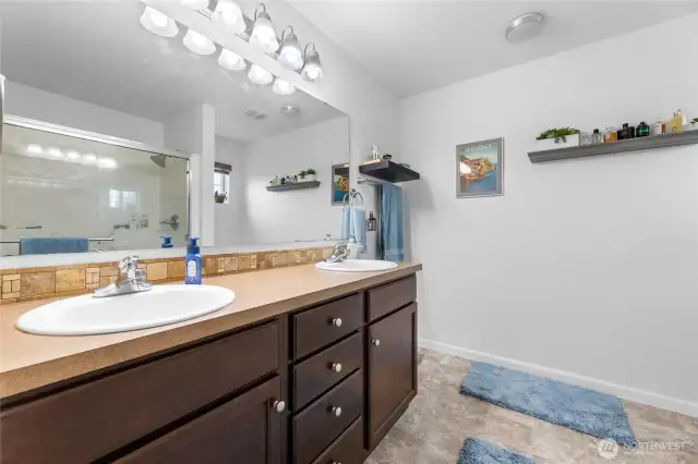 Spacious primary bath