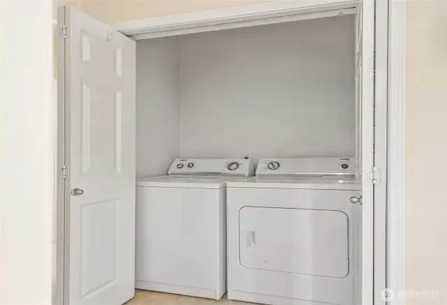 In-Unit Laundry Washer And Dryer Stay
