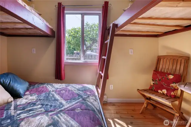 Additional bedroom/flex space in outbuilding
