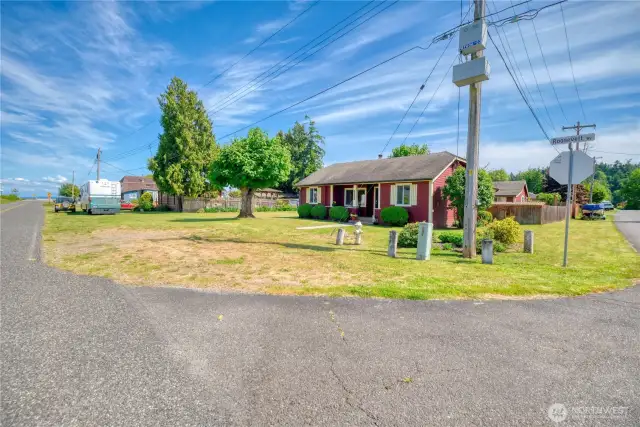 Wonderful corner lot