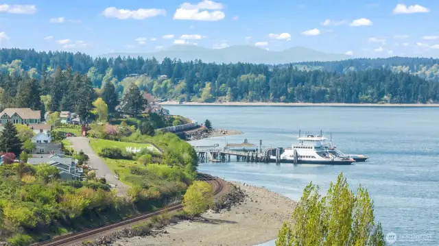 Historic downtown Steilacoom is just minutes away.