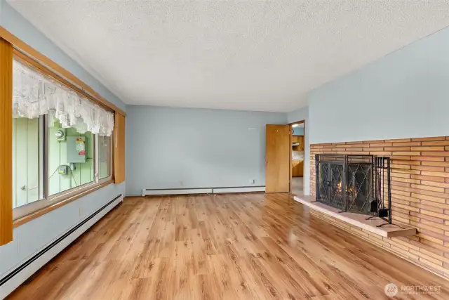 Living room with Fireplace