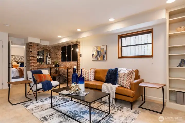 Large living room down stairs.