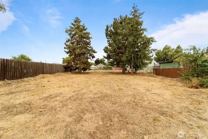 Double Lot Yard