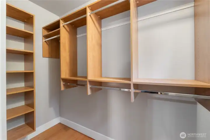 Primary suite walk-in closet