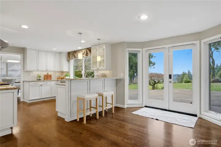 Kitchen with breakfast nook
