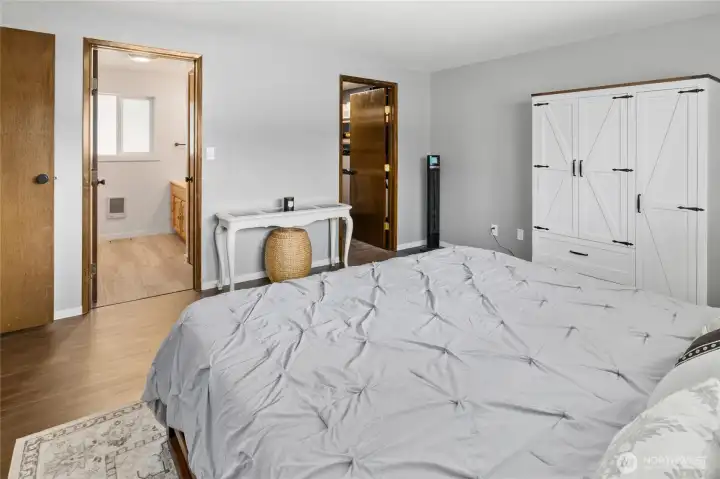 Another view of the primary room. The large closet is to the right and restroom door to the left of closet.