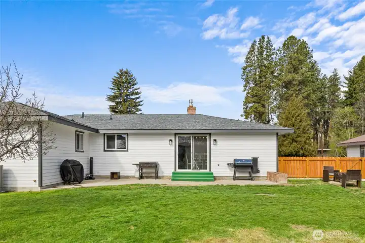 Large concrete patio to enjoy.