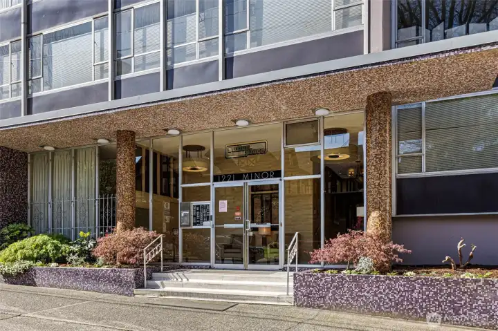 Affectionately known as the ‘Purple Palace’ for its lavender mosaic tile, this glass curtain wall construction was built for the World Fair of 1962!