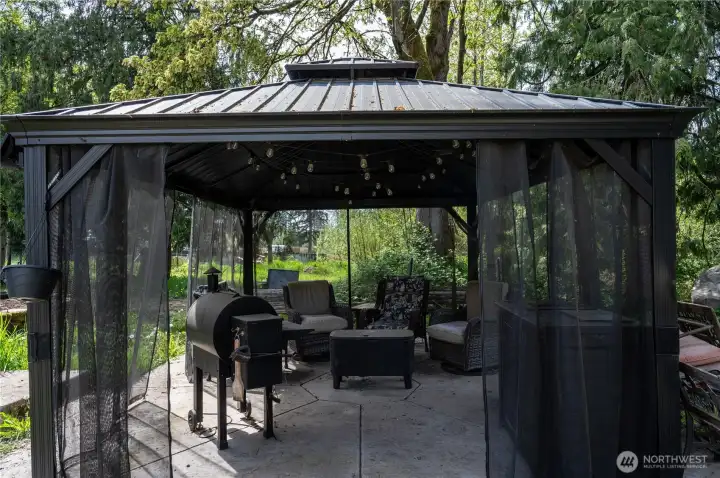 Outdoor escape area