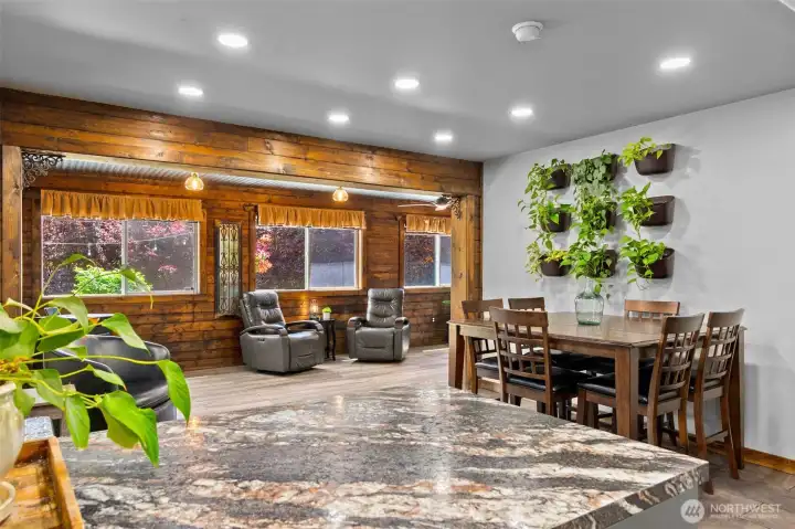 Kitchen eating bar